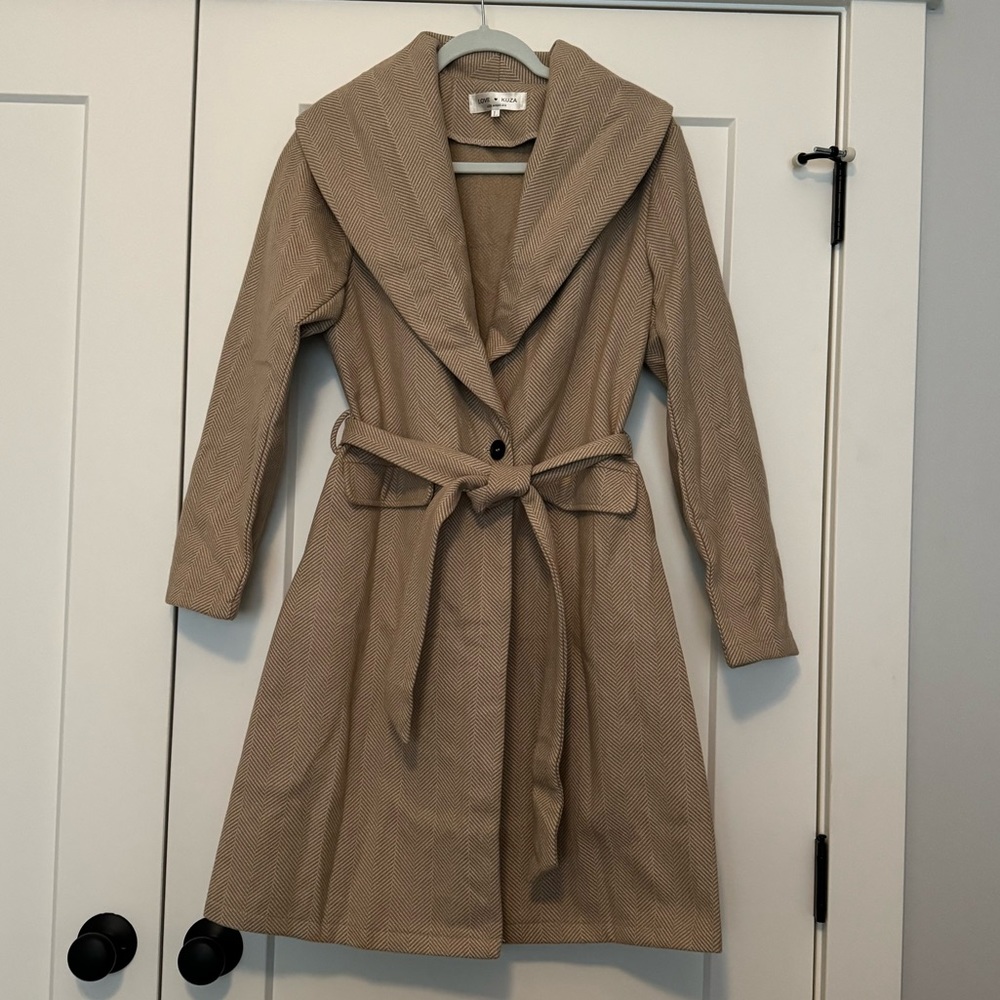 NWOT Love Kuza Foldover Collar Coat. Size L.